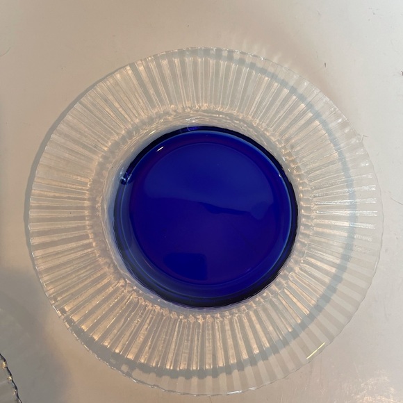 Vintage Pier 1 Ribbed Glass Plates with Cobalt Center - Picture 6 of 11